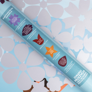 Tył tuby prezentujący kilka przykładowych zadań ze zdrapki oraz krótki opis produktu.