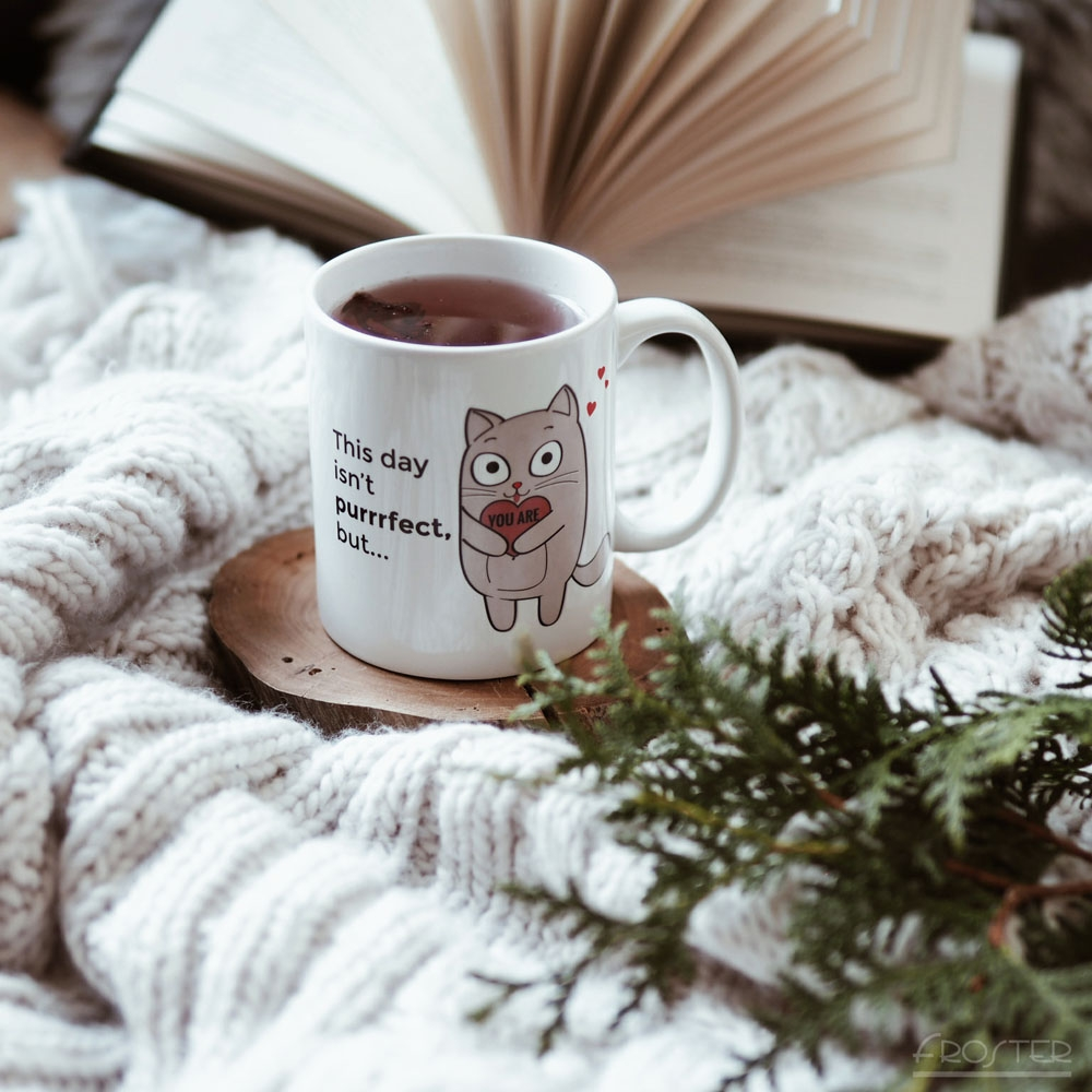 Zaskakujący Kubeczek - Kotek - po zalaniu gorącą wodą zmienia kolor, a naszym oczom ukazuje się ukryta wiadomość: This day isn't purrrfect... but you are.