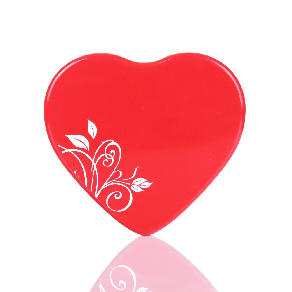 Dwa Gorące Serduszka - opakowanie, czyli estetyczna metalowa puszka w kształcie serca z białym wzorkiem