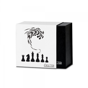 Kubek Szachy - czarne pudełko z magnetycznym zapięciem i biała nakładka z grafiką szach